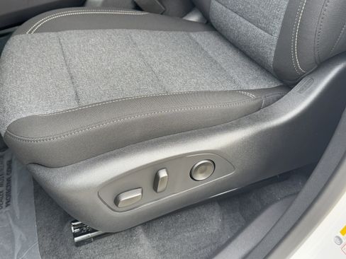 New 2026 GMC Acadia Elevation image 16