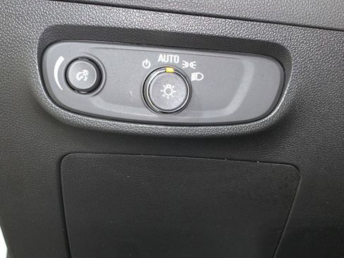 Used 2024 Buick Encore GX Sport Touring image 13