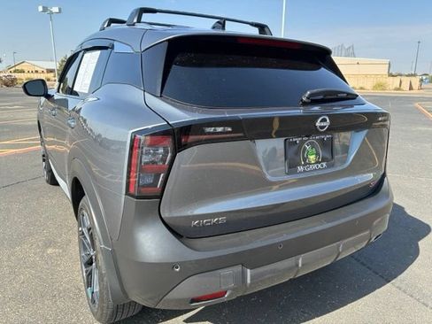 Used 2026 Nissan Kicks SR FWD image 3