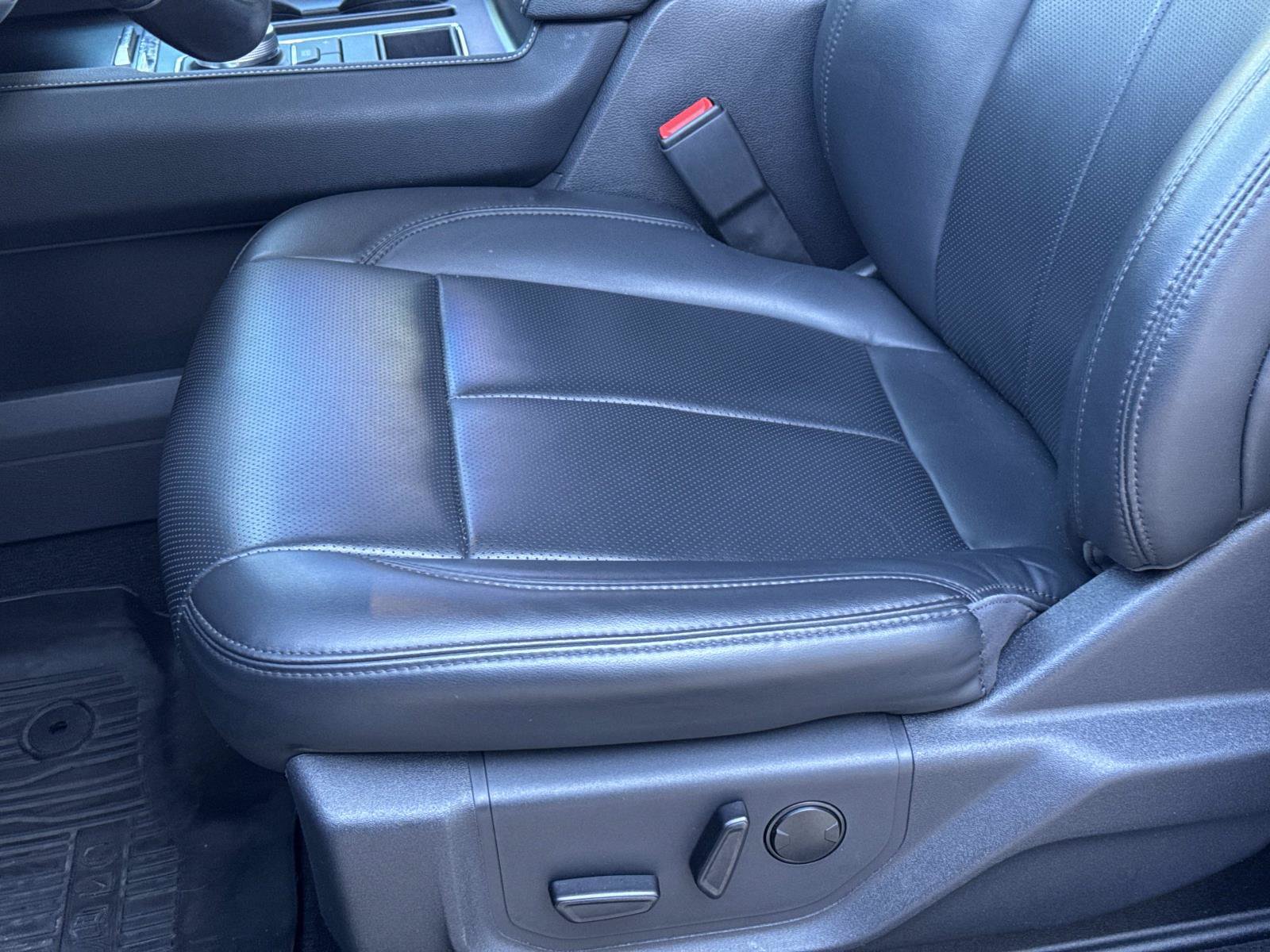 Used 2024 Ford Expedition XLT RWD image 12