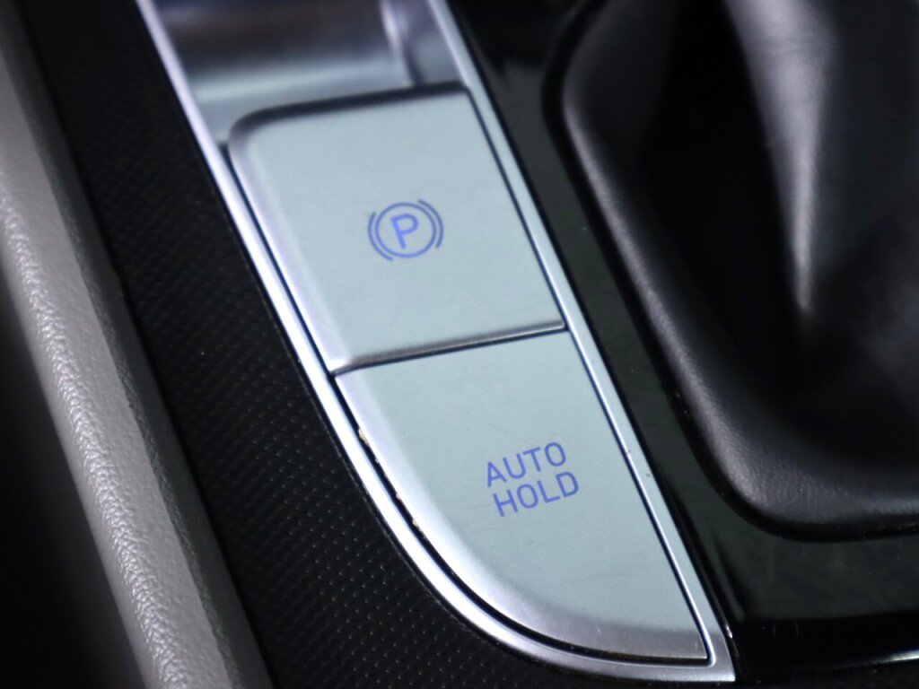 Used 2025 Hyundai Elantra SEL FWD image 28