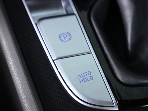 Used 2025 Hyundai Elantra SEL FWD image 28