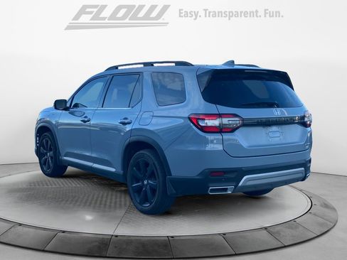 Used 2024 Honda Pilot Touring image 6
