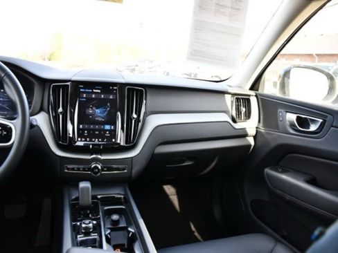 Certified 2025 Volvo XC60 B5 Plus image 18