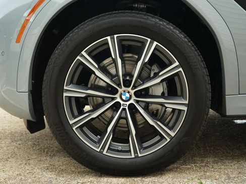 Used 2025 BMW X6 xDrive40i w/ Climate Comfort Package AWD/4WD image 34