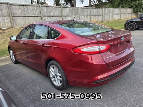 Used 2016 Ford Fusion SE FWD image 2