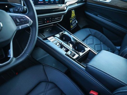 New 2026 Volkswagen Atlas SE image 30