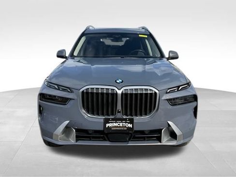 Used 2024 BMW X7 xDrive40i w/ Executive Package image 2
