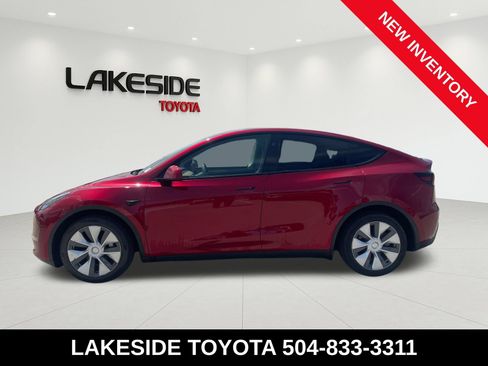 Used 2024 Tesla Model Y Long Range AWD/4WD image 2