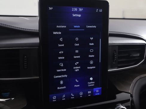 Used 2022 Ford Explorer Platinum w/ Equipment Group 601A AWD/4WD image 36