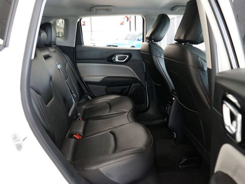 Used 2022 Jeep Compass Limited AWD/4WD image 12