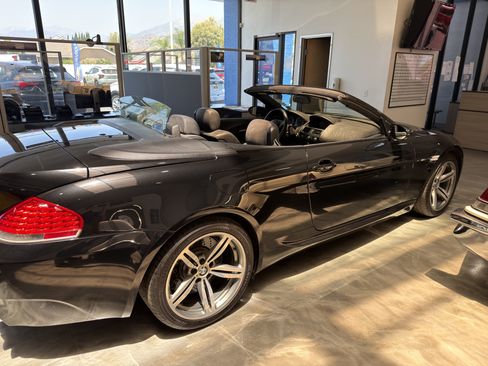 Used 2007 BMW M6 Convertible RWD image 9