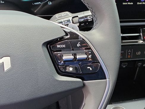 New 2026 Kia Niro EX FWD image 30
