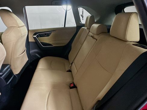 Used 2021 Toyota RAV4 LE image 26