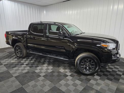 Used 2023 Toyota Tacoma SR5 AWD/4WD image 1
