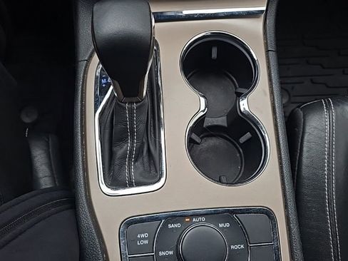 Used 2017 Jeep Grand Cherokee Limited AWD/4WD image 7