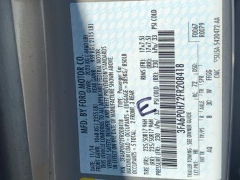 Used 2015 Ford Fusion SE FWD image 27