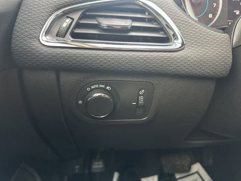 Used 2018 Chevrolet Cruze LT w/ Convenience Package image 14