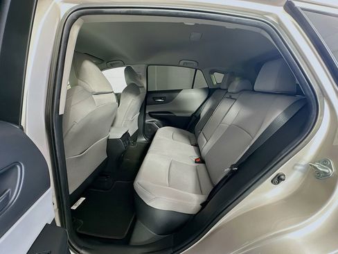 Used 2023 Toyota Venza LE image 23