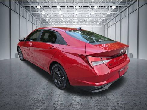 Used 2021 Hyundai Elantra SEL FWD image 5