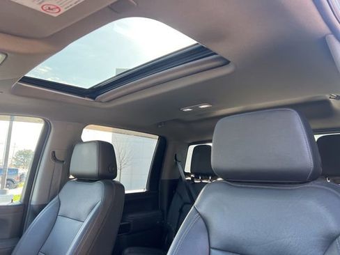 Used 2021 GMC Sierra 2500 SLT w/ SLT Preferred Package image 31