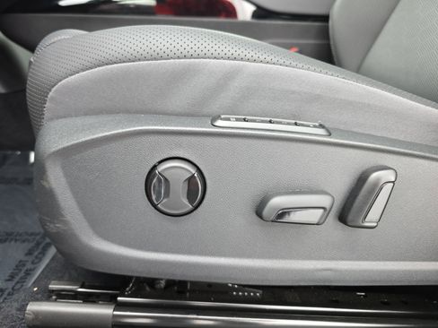 Certified 2025 Volkswagen ID.4 Pro S RWD image 29