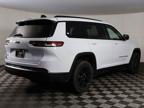 Used 2024 Jeep Grand Cherokee L Laredo AWD/4WD image 10