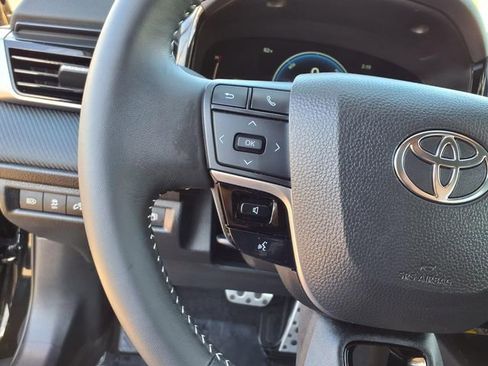 Used 2025 Toyota Camry SE FWD image 15