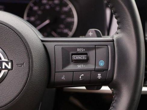 Used 2025 Nissan Pathfinder SV FWD image 14