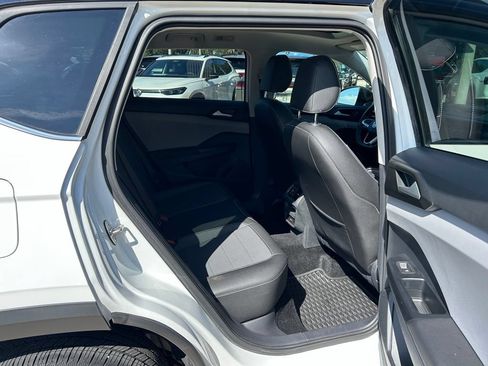 Certified 2023 Volkswagen Taos SE FWD image 40