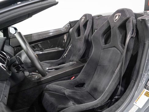 Used 2012 Lamborghini Gallardo LP 570-4 Performante AWD/4WD image 9