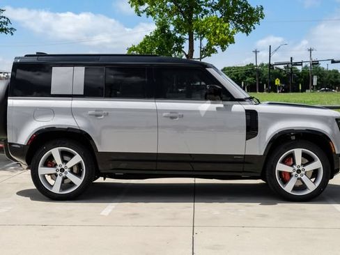 New 2026 Land Rover Defender 110 X AWD/4WD image 10