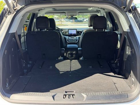 Used 2023 Ford Explorer XLT w/ Equipment Group 202A AWD/4WD image 7