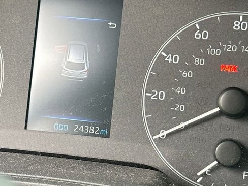 Used 2023 Toyota Corolla Cross L image 5