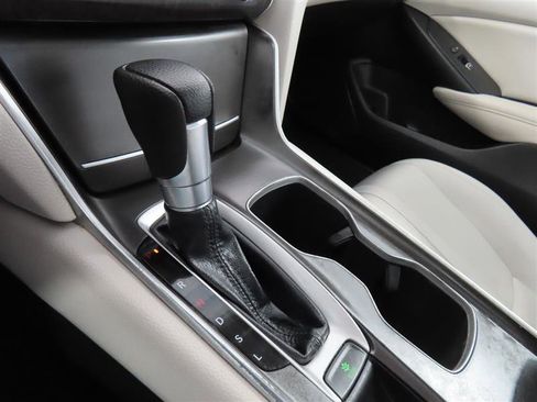 Used 2018 Honda Accord EX image 28