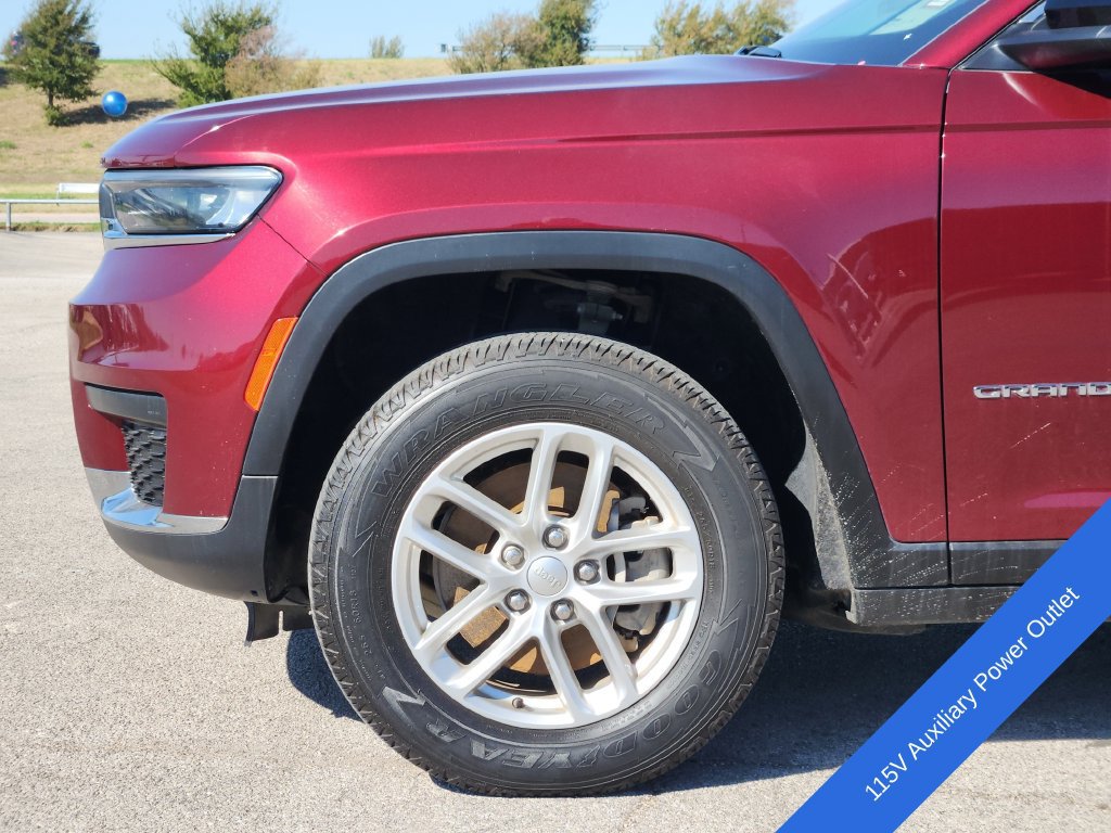 Used 2021 Jeep Grand Cherokee L Laredo w/ Luxury Tech Group I AWD/4WD image 11