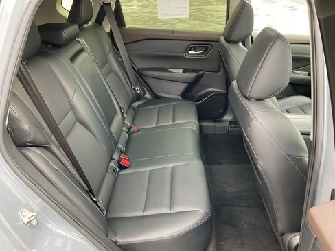 Used 2023 Nissan Rogue SV w/ SV Premium B Package image 20