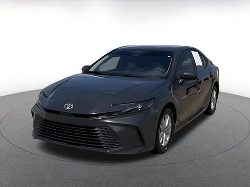 Used 2025 Toyota Camry LE FWD image 7