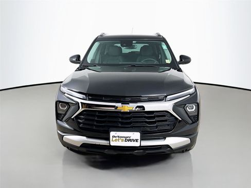Used 2025 Chevrolet TrailBlazer LT w/ Convenience Package AWD/4WD image 4