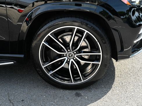 Used 2021 Mercedes-Benz GLS 580 4MATIC image 12