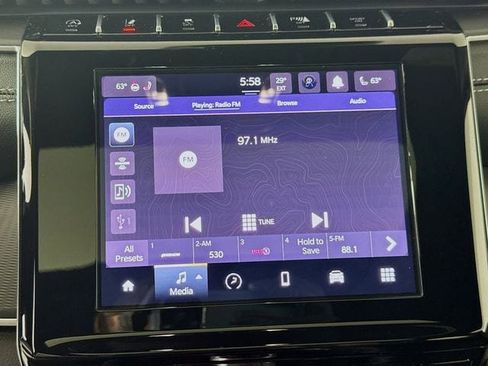 New 2025 Jeep Grand Cherokee Altitude AWD/4WD image 17