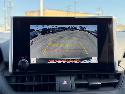 Certified 2025 Toyota RAV4 XLE FWD image 29