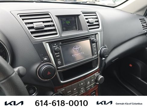 Used 2013 Toyota Highlander Limited AWD/4WD image 24