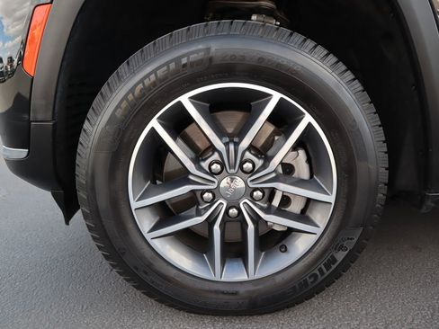 Used 2023 Jeep Grand Cherokee L Limited image 30