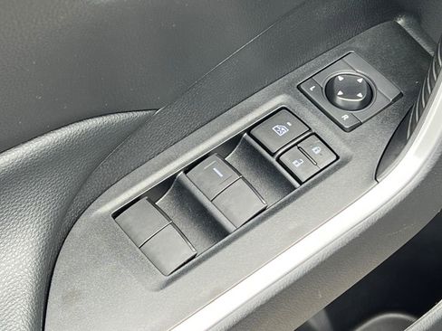 Used 2021 Toyota RAV4 XLE w/ Convenience Package AWD/4WD image 9