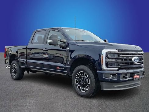 Certified 2025 Ford F250 Platinum image 3