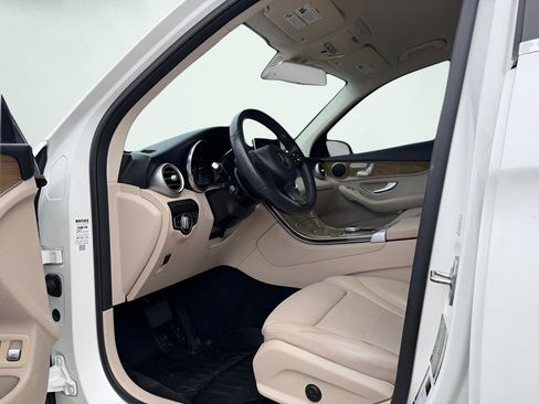 Used 2018 Mercedes-Benz GLC 350e 4MATIC image 18