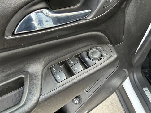 Used 2021 Chevrolet Equinox Premier image 21