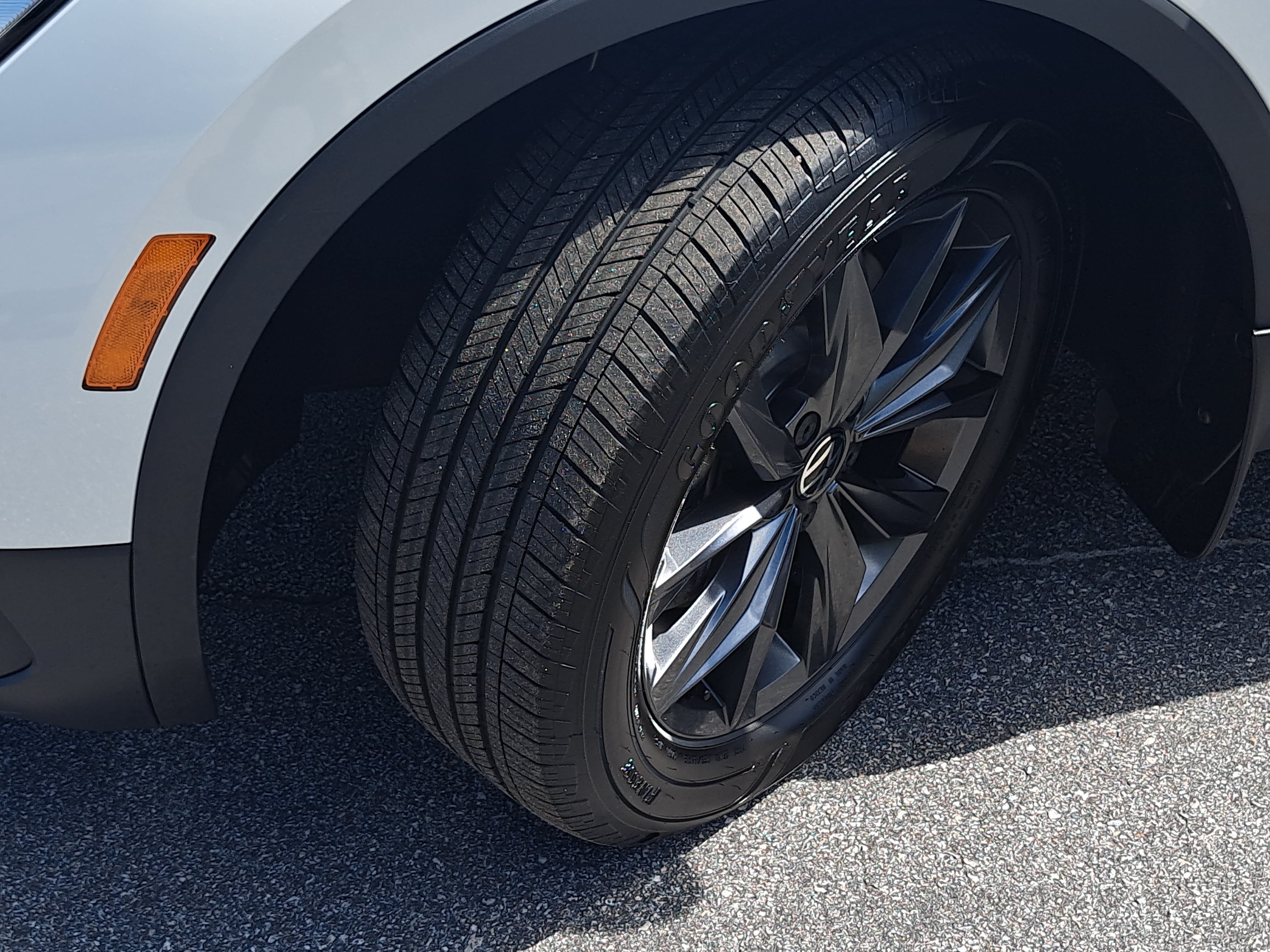 Certified 2023 Volkswagen Tiguan SE FWD image 32