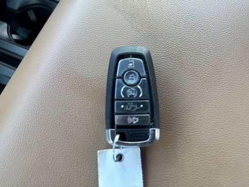 Used 2022 Ford F150 Lariat image 26